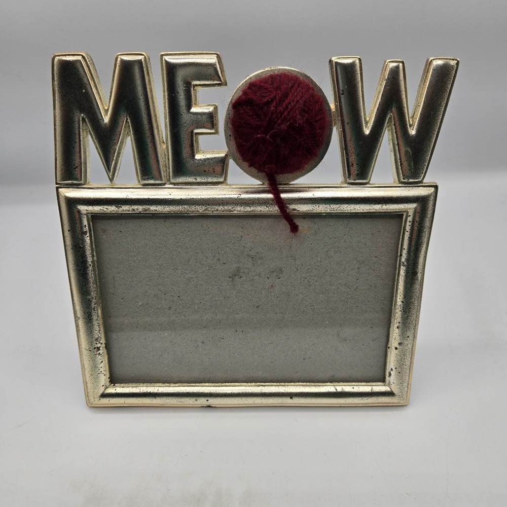 Meow 4x6 Metal Picture Frame With Yarn Vintage